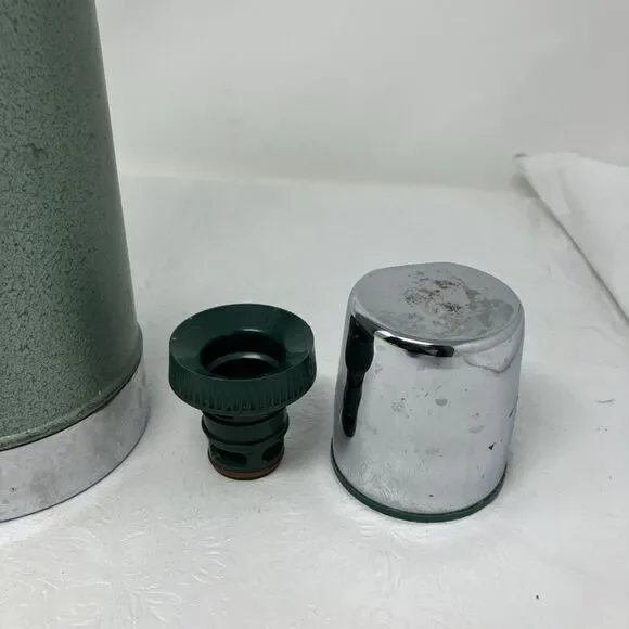 Vintage STANLEY Aladdin 1/2 Gal Green Thermos Model A-945DH with Stopper & Cup - Picture 8 of 11